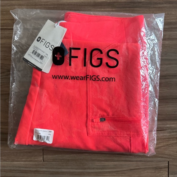 NWT: Figs Scrub Set 🔥🔥Firey Coral🔥🔥XXS-P - Picture 2 of 3